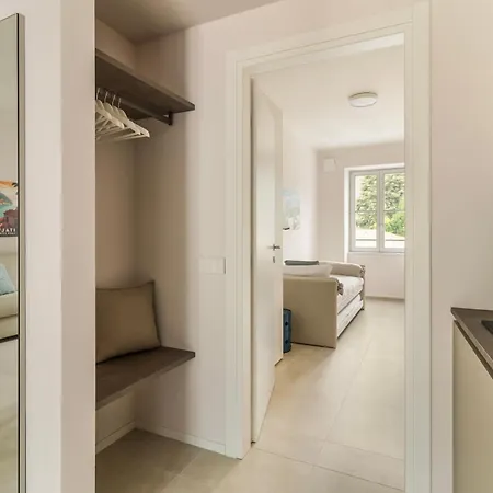 Apartment Como City Wall Como