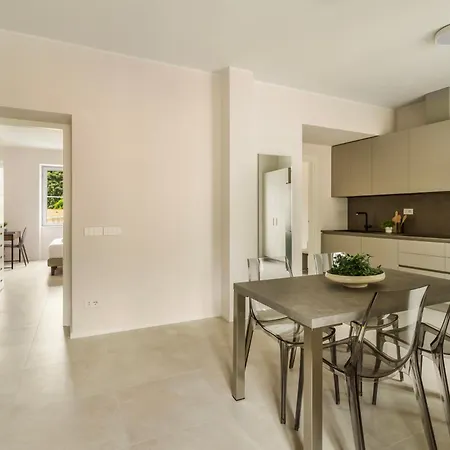 Apartament Como City Wall *