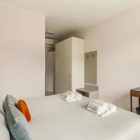 Apartamento Como City Wall